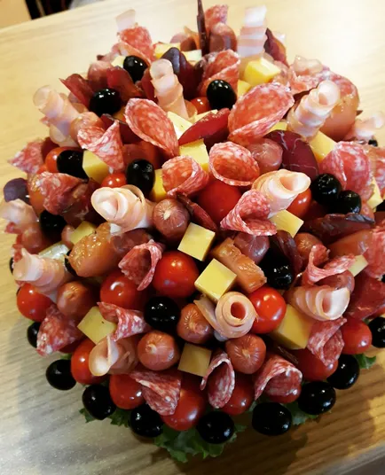 Design-ul frumos de carne și brânzeturi produse în casă