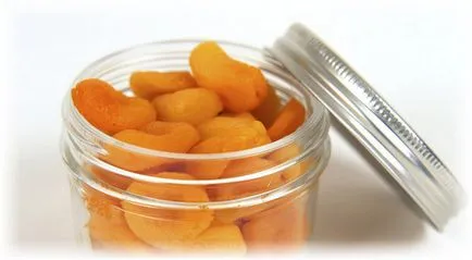 Cum se păstrează un caise uscate la domiciliu