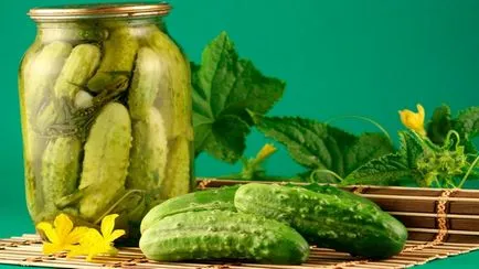 Cum să se pregătească castraveți marinați în bănci - cele mai bune rețete de murături (murături în borcane) Cum să se pregătească castraveți marinați în bănci - cele mai bune rețete de muraturi