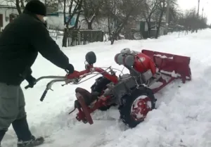 Lamă pentru versiunile comerciale și de origine motoblock - diferențele structurale (lama motoblock cu mâinile) Lamă pentru versiunile comerciale și de origine motoblock - diferențele structurale