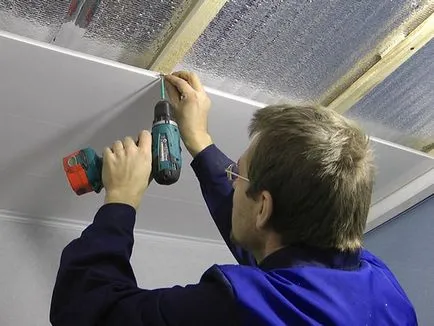 Decorarea panourile din plastic baie cu pas mâinile lor cu ghid pas