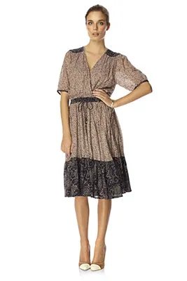 Rochie cu miros, interesat în și ce să poarte rochie de arcuit (costume) Rochie cu miros, interesat în și ce să poarte rochie arcuit