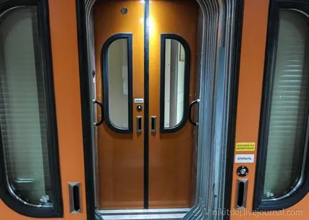 O excursie la primele căi ferate de tren cu etaj (49 poze)
