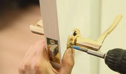 Ușă de reparare mânere - cum să se stabilească dacă acesta a devenit liber, rupte sau să devină liber (mânerul) Ușă de reparare mânere - cum să se stabilească dacă acesta a devenit liber, rupte sau să devină liber