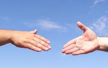 Un complot puternic pentru a reconcilia cei care sunt rău (conspirație) Un complot puternic pentru a reconcilia pe cei care pare rau