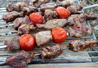 Carne de porc pe apa minerală - ca o muratura, o clasă de master cu frumoasa fotografie jumătate
