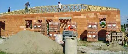 Suntem construirea unei case de la zero