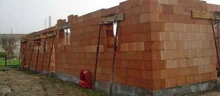 Suntem construirea unei case de la zero