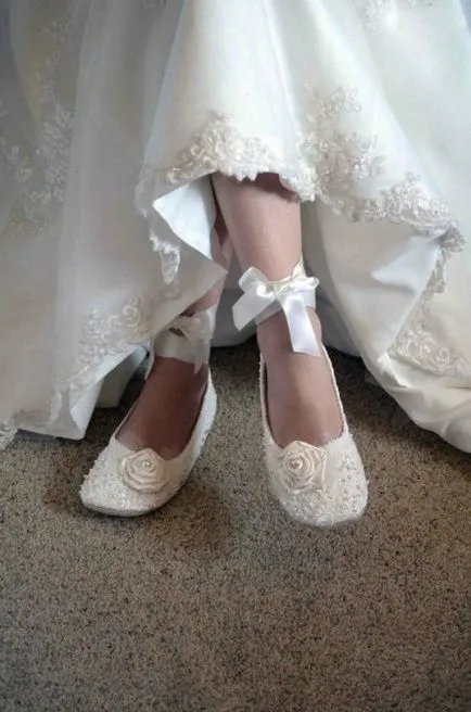 Pantofi de nunta (107 poze) alb model 2017 pentru nunta pantofi cu toc pentru mireasa, pană (2017) Pantofi de nunta (107 poze) alb model 2017 pentru nunta pantofi cu toc pentru mireasa, Wedge