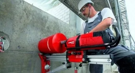 În ceea ce privește o gaură în peretele de beton de găurire cu diametru mare (atât o gaură în peretele de beton mare) În ceea ce privește o gaură în peretele de beton de găurire cu diametru mare
