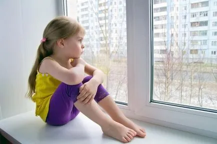 Care sunt simptomele de autism la copii sub un an și la o vârstă mai înaintată (prezentat) Care sunt simptomele de autism la copii sub un an și la o vârstă mai înaintată