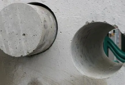 Cum se face o gaură în peretele de beton de fotografii cu diametru mare și clipuri video