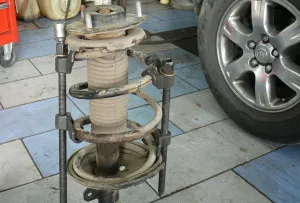 Restaurarea primăvară cu mâinile lor