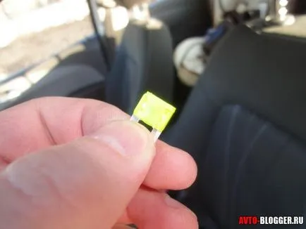 Înlocuirea țigară siguranțe brichetă avtoblog (siguranțe de schimb bricheta pentru a schimba chevrolet Aveo) Înlocuirea țigară siguranțe brichetă avtoblog