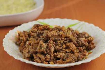 Caserolă de carne, cartofi, roșii și brânză (brânză) Caserolă de carne, cartofi, roșii și brânză