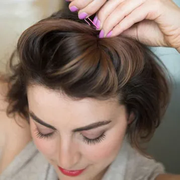 5 coafuri elegant pentru par de lungime medie, cosmopolitan (medie) Journal 5 coafuri elegante pentru par de lungime medie, revista cosmopolită
