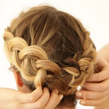 5 coafuri elegante pentru par de lungime medie, revista cosmopolită (5 coafuri elegante pentru par de lungime medie) 5 coafuri elegante pentru par de lungime medie, revista cosmopolită