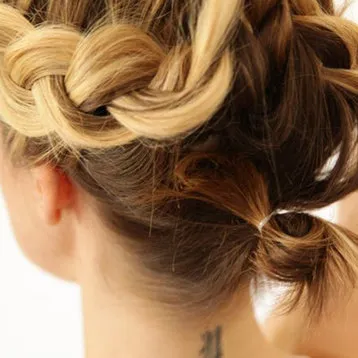 5 coafuri elegante pentru par de lungime medie, revista cosmopolită (5 coafuri elegante pentru par de lungime medie) 5 coafuri elegante pentru par de lungime medie, revista cosmopolită