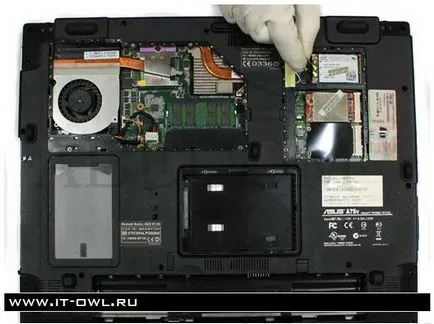 Cum să demontați laptop 1