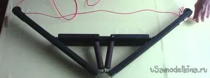 Bloc arc cu mâinile lor
