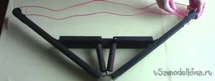 Bloc arc cu mâinile lor