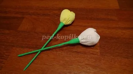 Lalele de dulciuri cu mâinile sale (buchet) Lalele de dulciuri cu mâinile sale