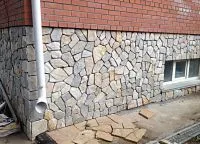 Cum de a decora exteriorul casei subsol