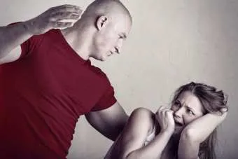 Ce se întâmplă dacă un soț bătut și cum să trăiască (mai mult) Ce se întâmplă dacă un soț bătut și cum să trăiască