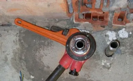 Care este muri de stoc, instalator blajin (die stoc) Care este muri de stoc, instalator blajin