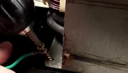 Punct de sudare - dispozitivul cu mâinile de la cuptorul cu microunde