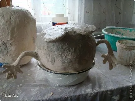 Bun chestii Cabana și un stup de albine, artiști de țară