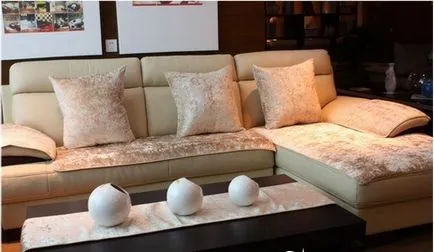 Divandake pe canapea (Cheburashka) fotografii la dimensiune (pe cergi canapea pentru mobilier) Divandake pe canapea (Cheburashka) fotografii la dimensiune