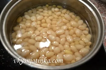 Bean tocană cu carne de pui - reteta cu fotografii