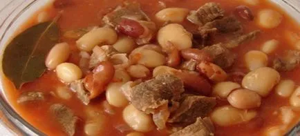 Fasole in sos de tomate - Retete cu carne de pui, porc, legume și paste