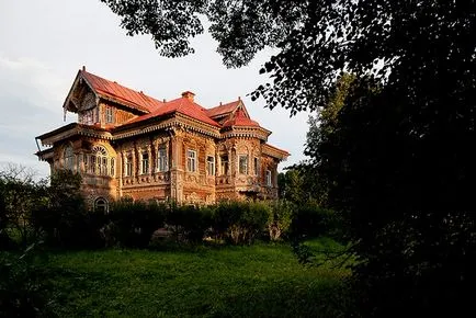 Fereastra Bay într-o casă din lemn (formă poliedrică dreptunghiulară) Fereastra Bay intr-o casa de lemn