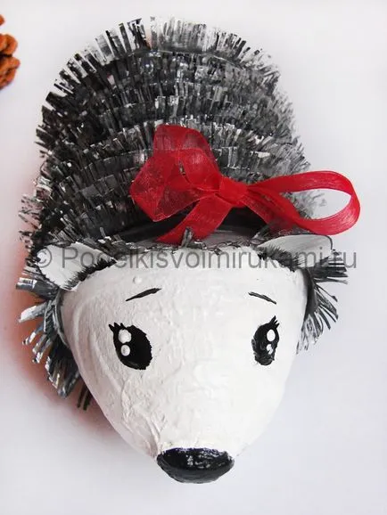 Arici de sticle din plastic cu mâinile lor (lor) Arici de sticle din plastic cu propriile lor mâini