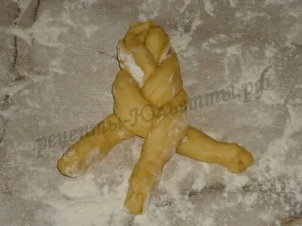 role Form cu fotografii ca o frumoasă chifle turnate din aluat de drojdie (formular) Forma sub formă de rulouri cu fotografii ca o frumoase chifle turnate din aluat de drojdie