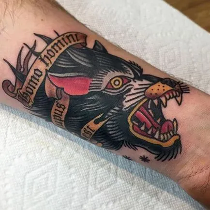 Fotografii și tatuaj valoare lup