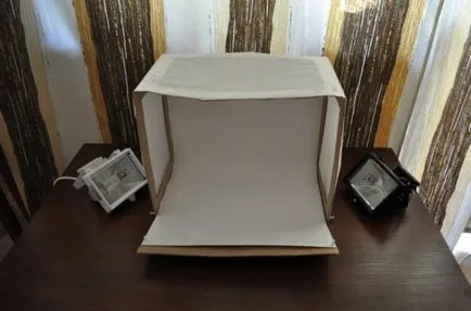 Casă Studio cu mâinile lor