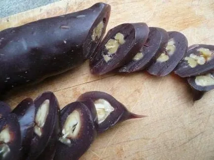 Georgian delicatețe churchkhela - ceea ce este (a) delicatețe churchkhela georgiană - ce este