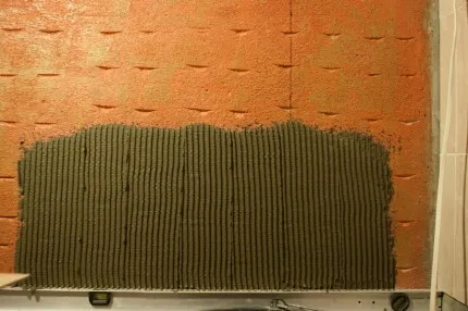 Tile, adezivul și metodele de decorare baie autocolante pe video