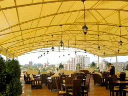 cafenea cort
