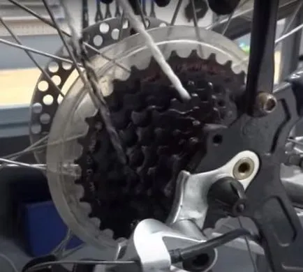 Cum și ce pentru a curăța și lubrifia un lanț de bicicletă
