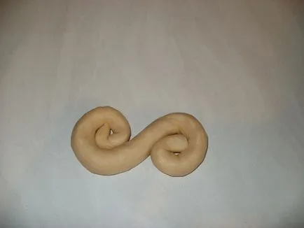Ca role mucegai de aluat dospit de diferite forme ale umpluturii și neumplut (ca mucegai aluat bun) Cum de a sculpta chifle din aluat dospit cu umplutură de diferite forme și fără