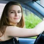 După cum a învățat în școală de conducere (regulile de circulație) După cum a învățat în școală de șoferi