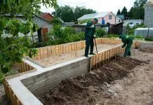 Cum sa faci un cofraj pentru zona orb, cu mâinile lor