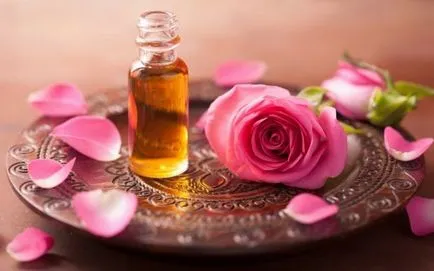 Cum de a face lotiune de petale de trandafir, la pas cu pas acasă și este disponibil - pulsul frumuseții feminine