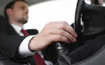 Cum să schimbi treptele de viteză într-o mașină - mecanica