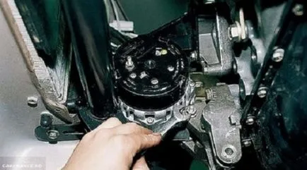 Pe măsură ce trageți de racordării video de curea alternator vase-2114 (VAZ-2114 curea generator) Cum de a strânge cureaua alternatorului pe vasele-2114 înșirare video de