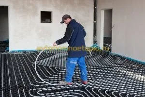 Cum de a pune o podea de apă caldă, cu mâinile - tipurile și etapele de instalare, recomandări de masterat (LAY) Cum de a pune o podea de apă caldă, cu mâinile - tipurile și etapele de instalare, recomandări de masterat